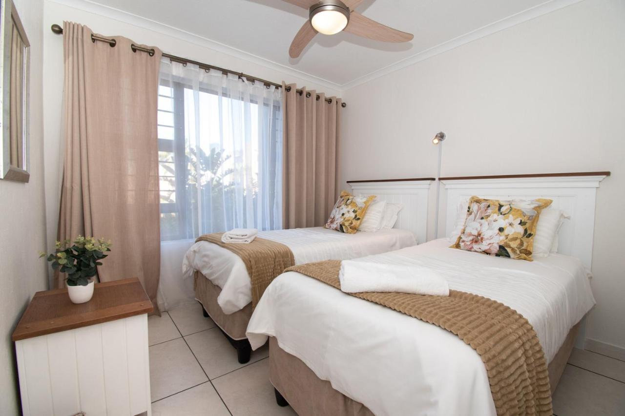7 The Shades Umhlanga Rocks Apartment Durban Exterior photo